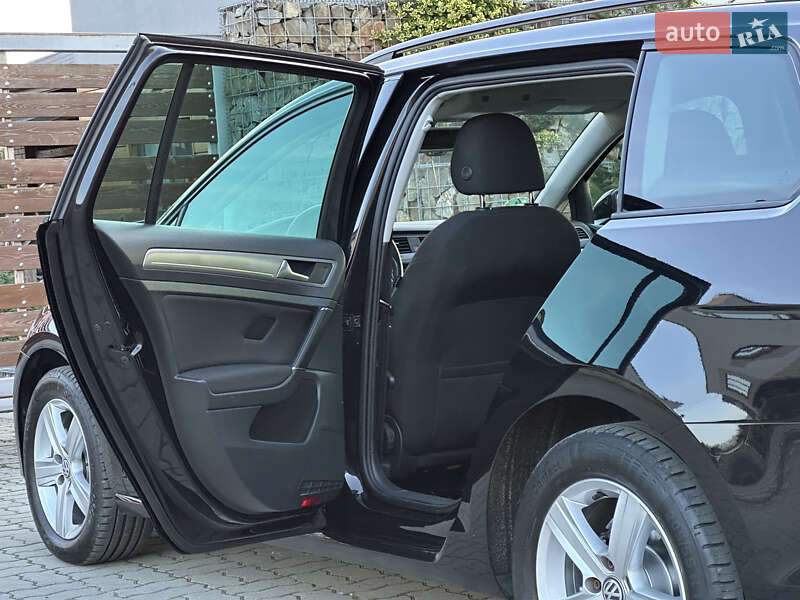 Универсал Volkswagen Golf 2015 в Стрые