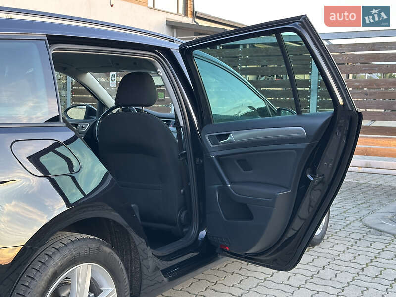 Универсал Volkswagen Golf 2015 в Стрые