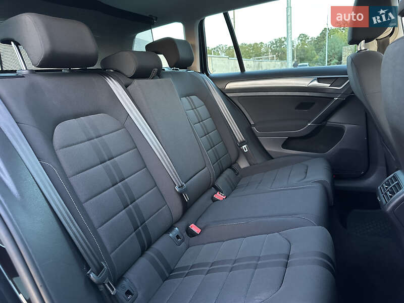 Универсал Volkswagen Golf 2015 в Стрые