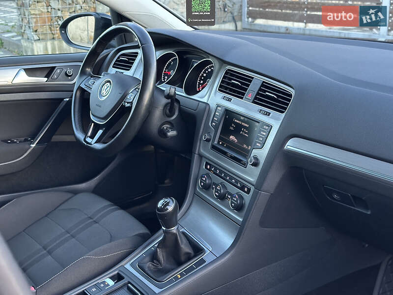 Универсал Volkswagen Golf 2015 в Стрые