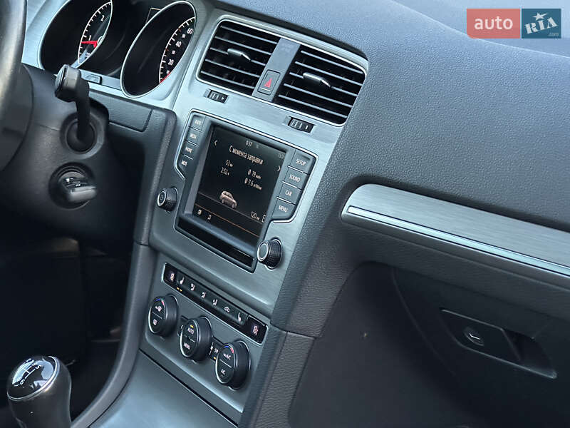 Универсал Volkswagen Golf 2015 в Стрые