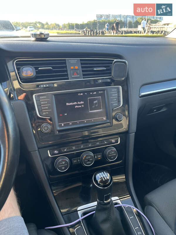 Универсал Volkswagen Golf 2015 в Львове