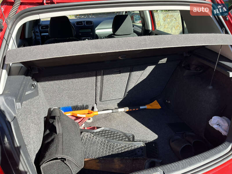 Хэтчбек Volkswagen Golf 2009 в Луцке