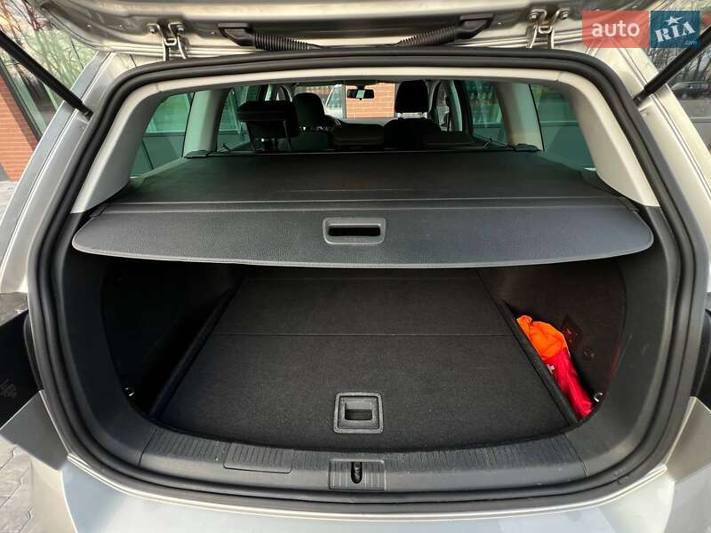 Универсал Volkswagen Golf 2019 в Киеве