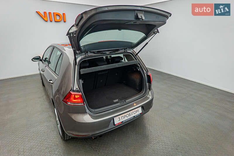 Хетчбек Volkswagen Golf 2014 в Києві