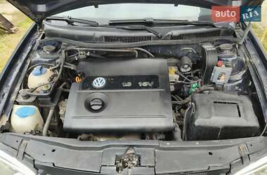 Хетчбек Volkswagen Golf 2002 в Харкові