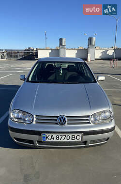 Хэтчбек Volkswagen Golf 2000 в Киеве