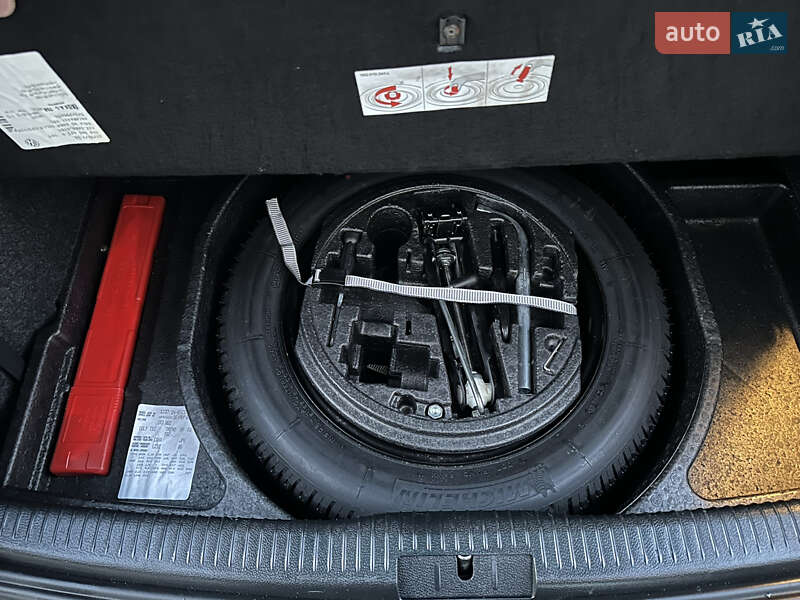 Хетчбек Volkswagen Golf 2009 в Києві