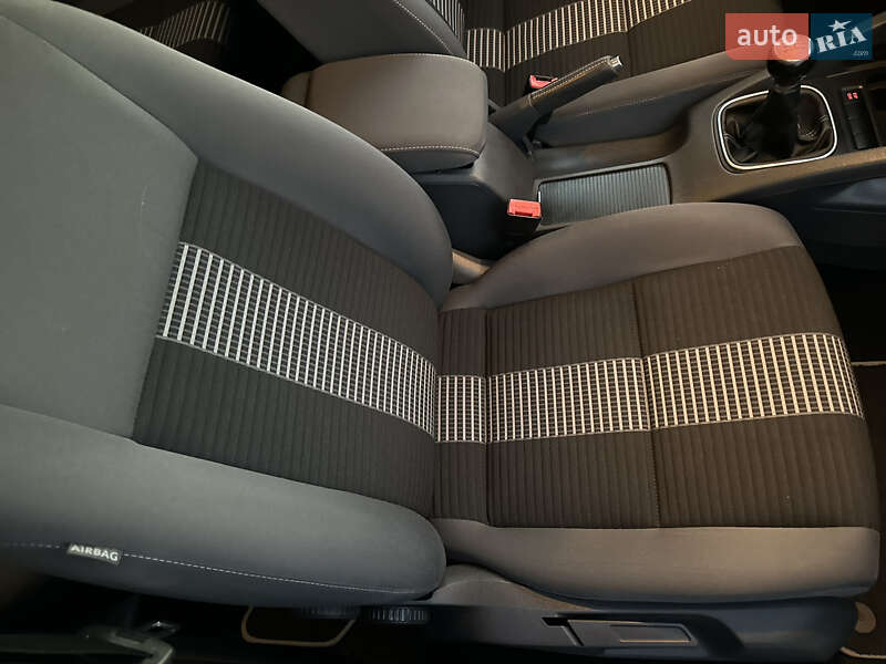 Хетчбек Volkswagen Golf 2009 в Києві