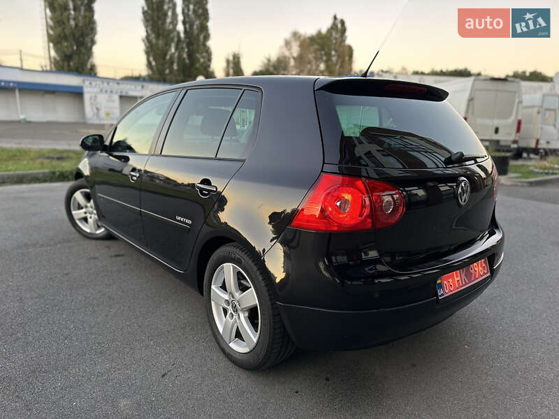 Хетчбек Volkswagen Golf 2009 в Києві