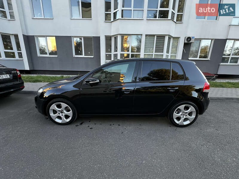 Хэтчбек Volkswagen Golf 2008 в Черкассах