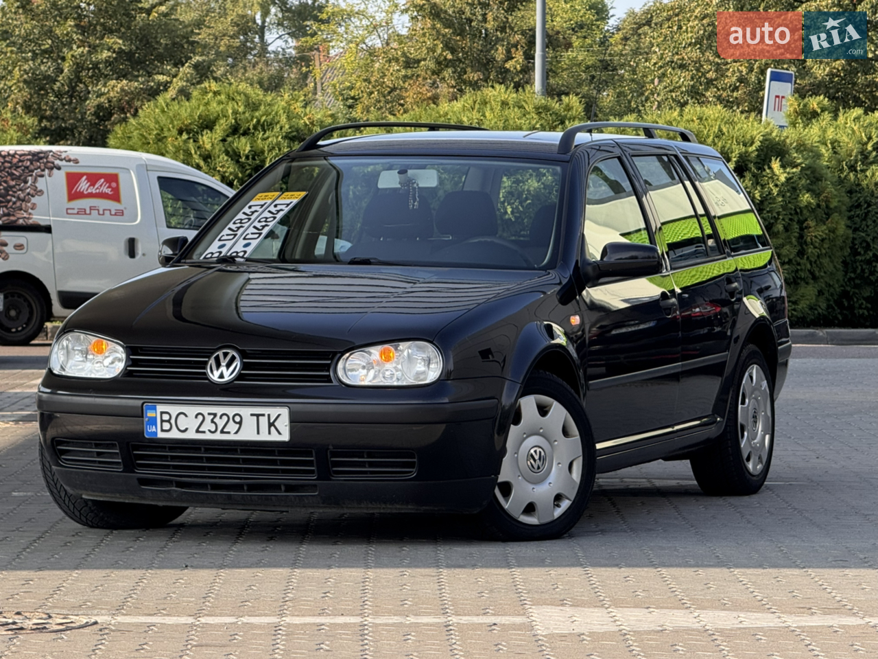 До уваги Volkswagen Golf 4
Авто було пригнане з Німеччини
Гарний стан!
***Найкращий Надійний Двигун 1,6 MPI Бензин Заводиться і Працює Ідеально !
Рідний Пробіг !
—-Кузов в дуже гарному стані 
Без ДТП !
Дуже Гарний Колір !
Хороша комплектація 
За інформацією телефонуйте за номером вказаним в оголошені 