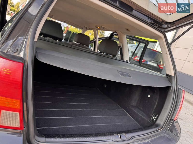 Універсал Volkswagen Golf 2001 в Дрогобичі