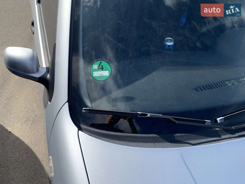 Хэтчбек Volkswagen Golf 2001 в Черкассах