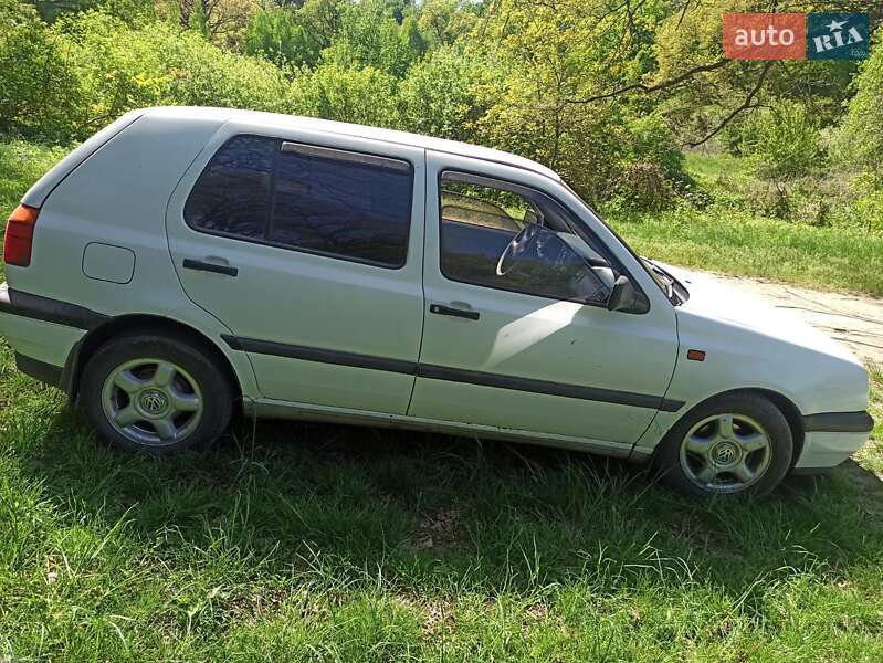 Хетчбек Volkswagen Golf 1997 в Люботині фото 4 Хетчбек Volkswagen Golf 1997 в Люботині