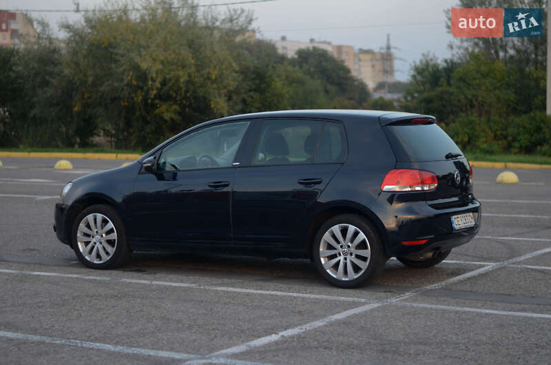 Хэтчбек Volkswagen Golf 2011 в Черновцах