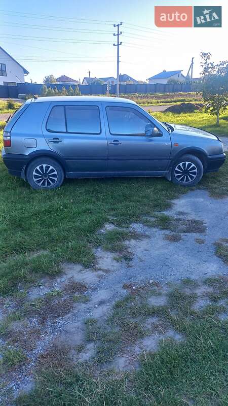 Хэтчбек Volkswagen Golf 1994 в Дунаевцах