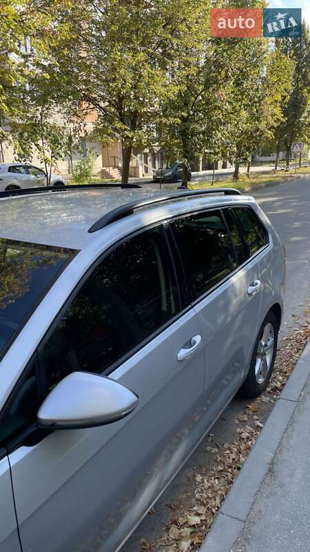 Універсал Volkswagen Golf 2015 в Полтаві