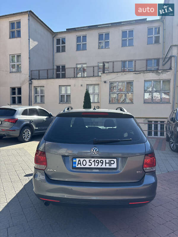 Універсал Volkswagen Golf 2010 в Ужгороді