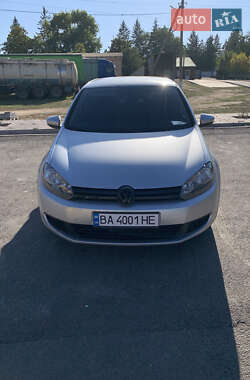 Хетчбек Volkswagen Golf 2009 в Бобринці