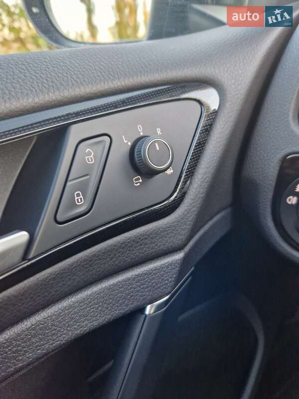 Универсал Volkswagen Golf 2019 в Кропивницком фото 61 Универсал Volkswagen Golf 2019 в Кропивницком