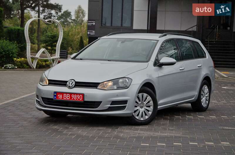 Універсал Volkswagen Golf 2015 в Сарнах
