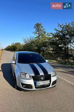 Хэтчбек Volkswagen Golf 2004 в Доброславе