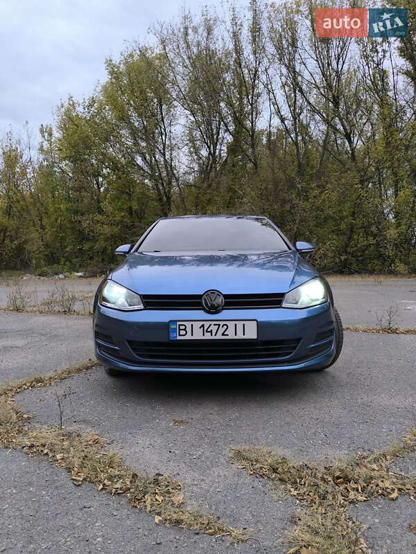 Хэтчбек Volkswagen Golf 2015 в Кременчуге