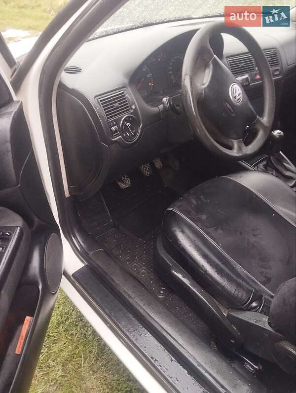 Універсал Volkswagen Golf 2005 в Новій Ушиці