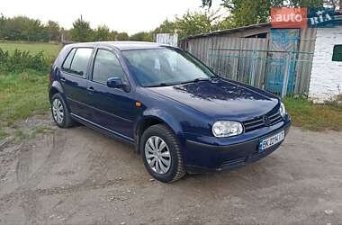 Хэтчбек Volkswagen Golf 1999 в Корце