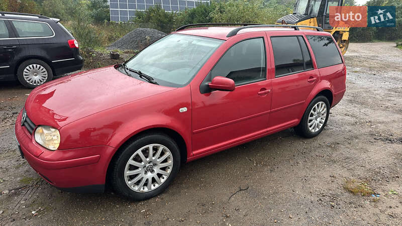 Универсал Volkswagen Golf 2002 в Брошневе-Осаде