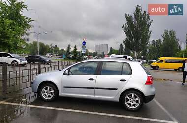 Хетчбек Volkswagen Golf 2005 в Києві
