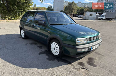 Хетчбек Volkswagen Golf 1997 в Запоріжжі