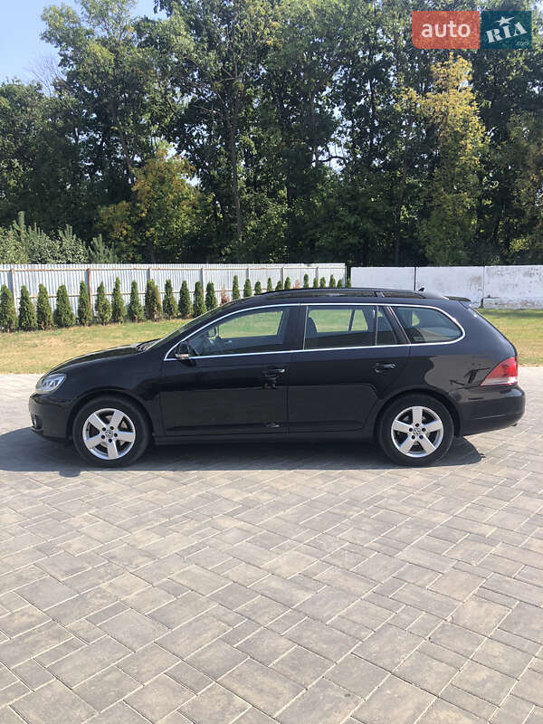 Универсал Volkswagen Golf 2010 в Луцке