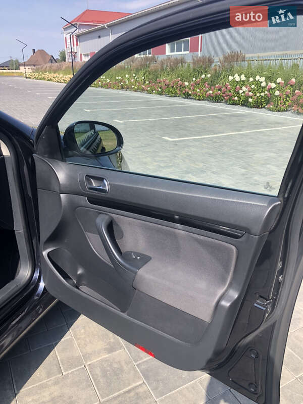 Универсал Volkswagen Golf 2010 в Луцке