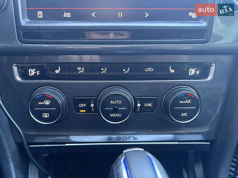 Хэтчбек Volkswagen Golf 2015 в Каменском