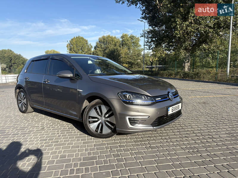 Хэтчбек Volkswagen Golf 2015 в Каменском