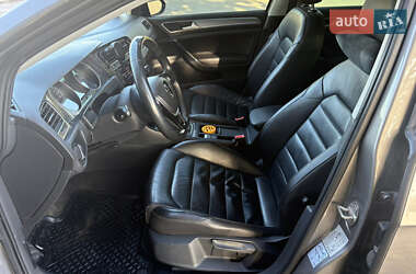 Хетчбек Volkswagen Golf 2015 в Кам'янському