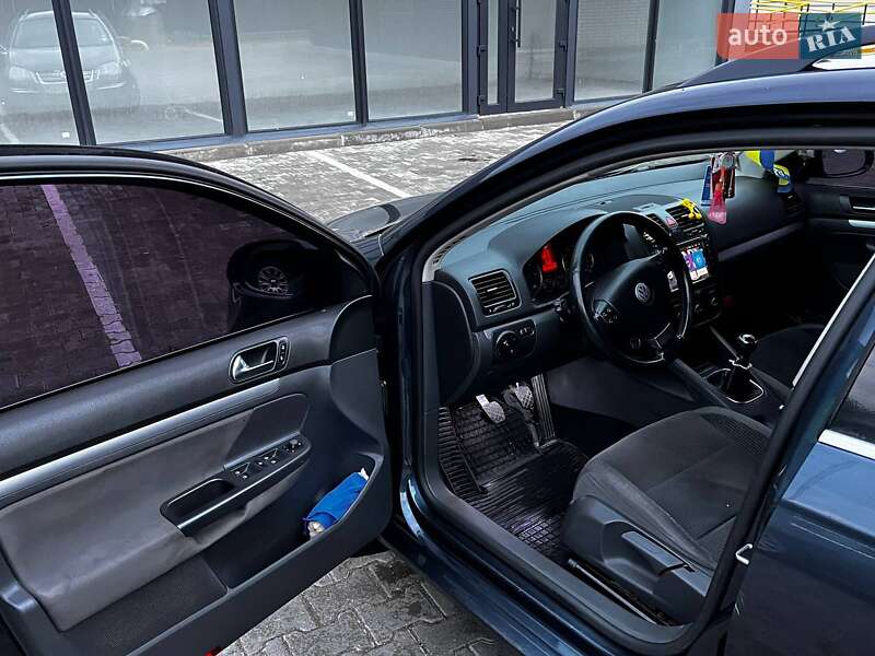 Универсал Volkswagen Golf 2008 в Черняхове фото 10 Универсал Volkswagen Golf 2008 в Черняхове