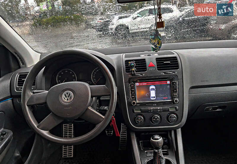 Хетчбек Volkswagen Golf 2004 в Тернополі