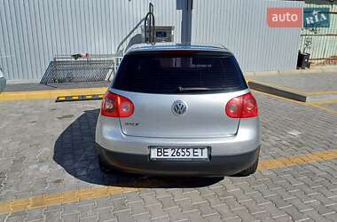 Хэтчбек Volkswagen Golf 2005 в Николаеве