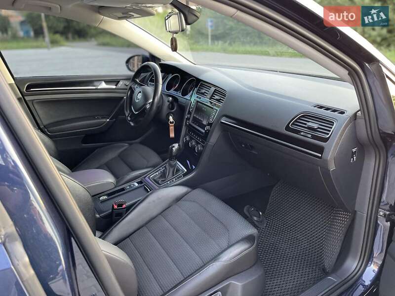 Універсал Volkswagen Golf 2014 в Хмельницькому