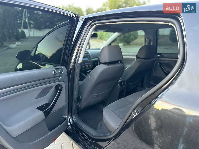 Хэтчбек Volkswagen Golf 2004 в Одессе фото 26 Хэтчбек Volkswagen Golf 2004 в Одессе