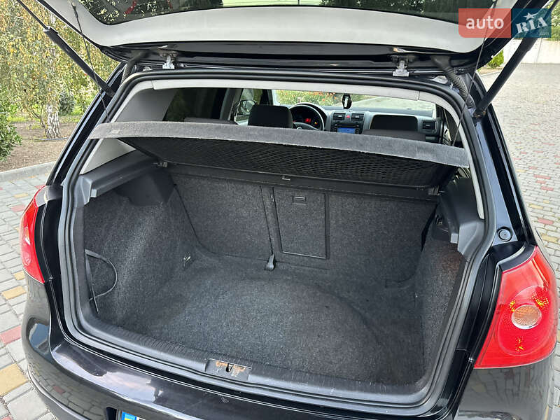 Хэтчбек Volkswagen Golf 2004 в Одессе фото 28 Хэтчбек Volkswagen Golf 2004 в Одессе