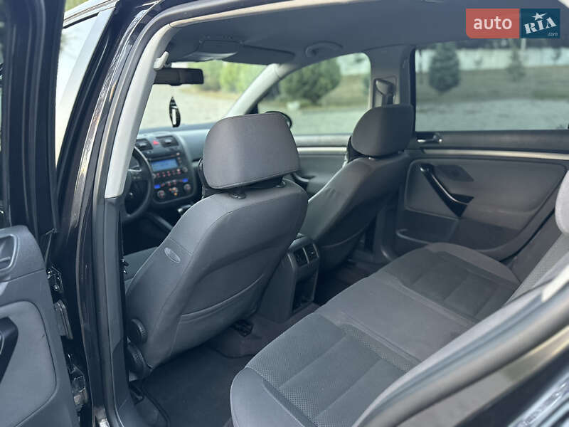 Хэтчбек Volkswagen Golf 2004 в Одессе фото 25 Хэтчбек Volkswagen Golf 2004 в Одессе