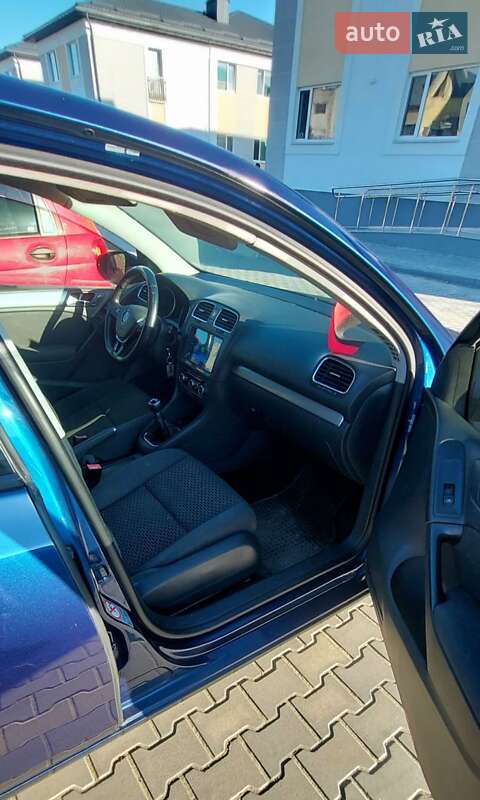 Хетчбек Volkswagen Golf 2010 в Дрогобичі