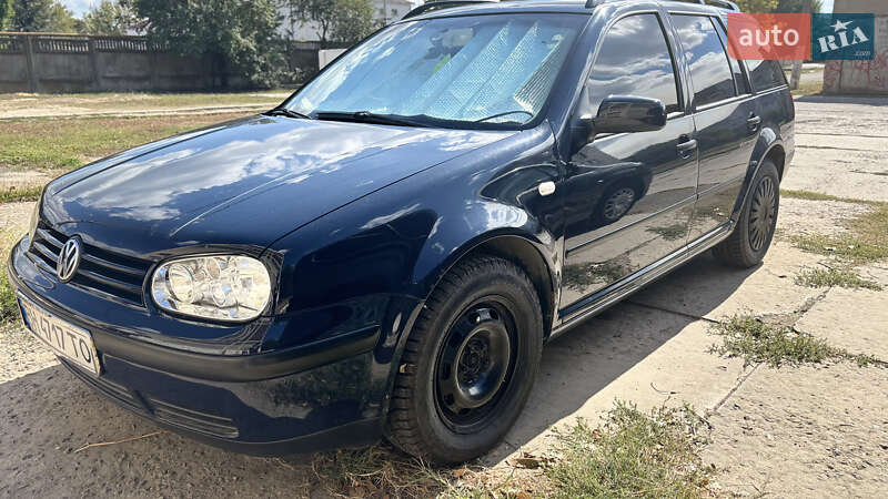 Універсал Volkswagen Golf 2002 в Ізмаїлі