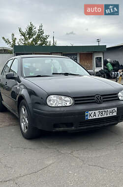 Хэтчбек Volkswagen Golf 2002 в Киеве