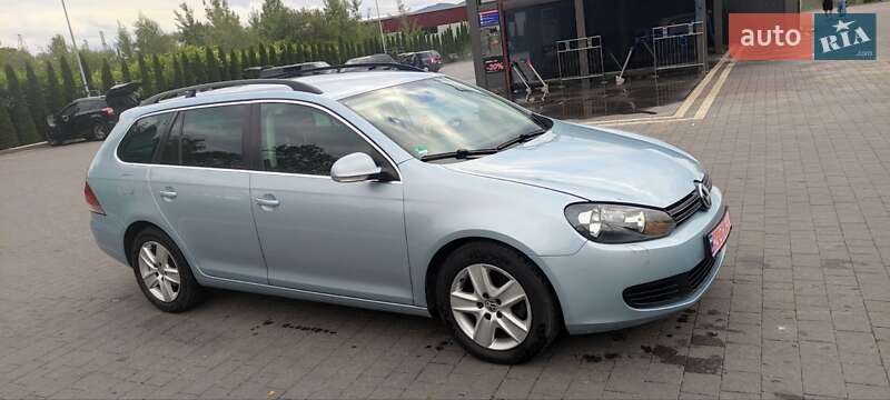 Универсал Volkswagen Golf 2010 в Надворной