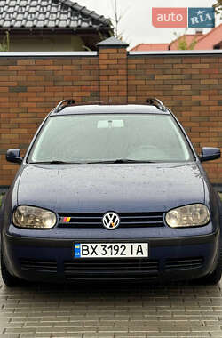 Універсал Volkswagen Golf 2000 в Вінниці